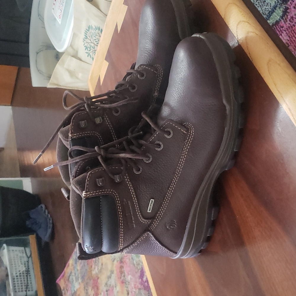 Mens size 11 waterproof Wolverine boots